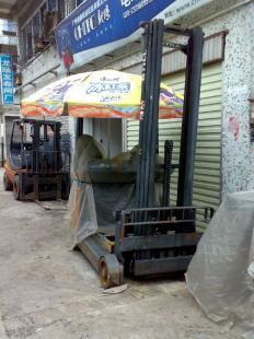 廣州6.5米電動(dòng)叉車出租 帶中缸及側(cè)移功能的靈活解決方案